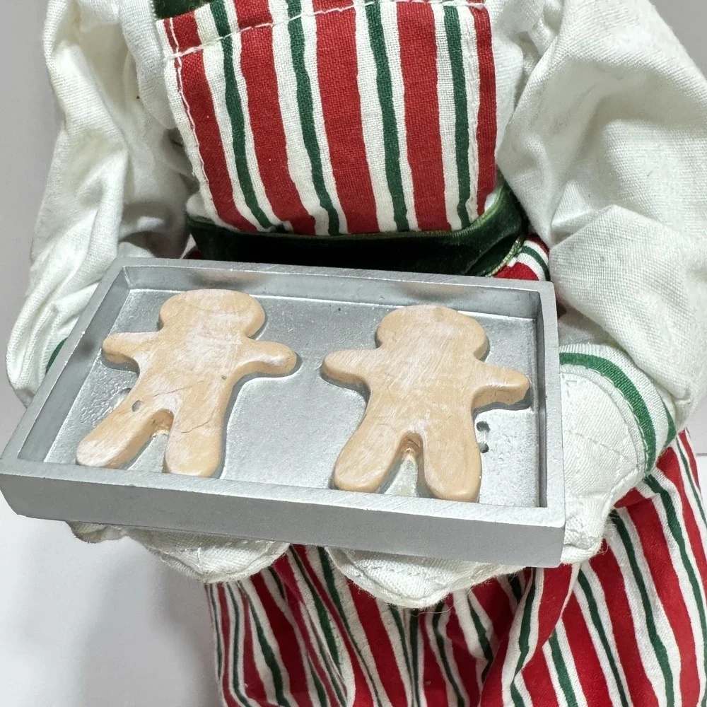 Vintage 2004 ANNALEE Doll Mrs Claus Baking Tray Gingerbread COOKIES Standing 14